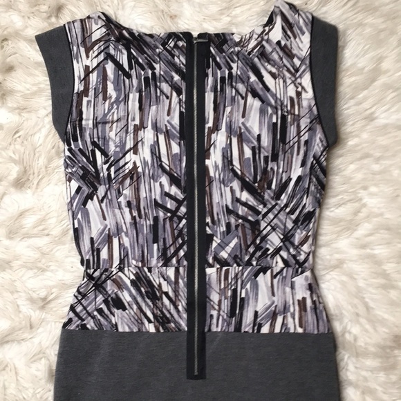 BCBG MAXAZRIA size small Cap sleeve gray midi dress with pattern detail - Picture 7 of 9